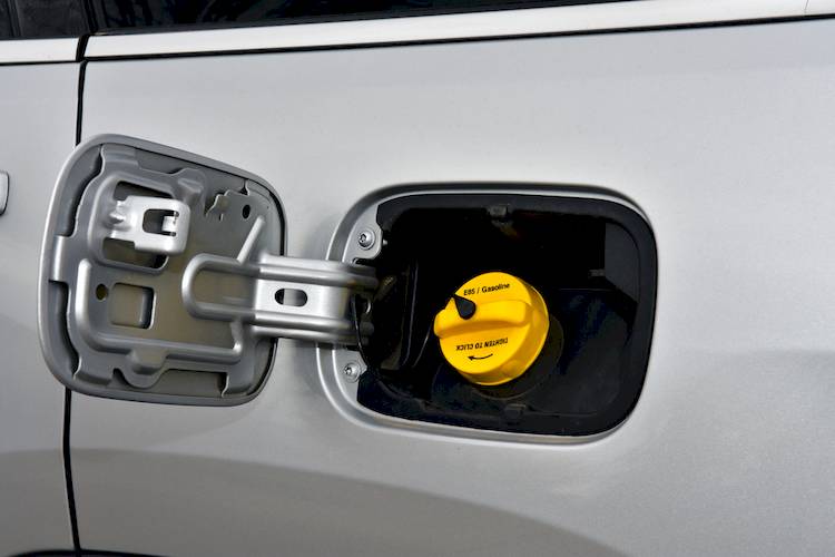 How to Troubleshoot a Gas Cap That Won't Come Off