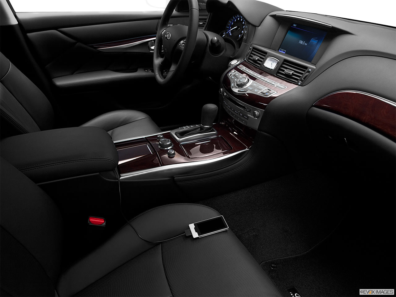 Infiniti M 2012 Interior