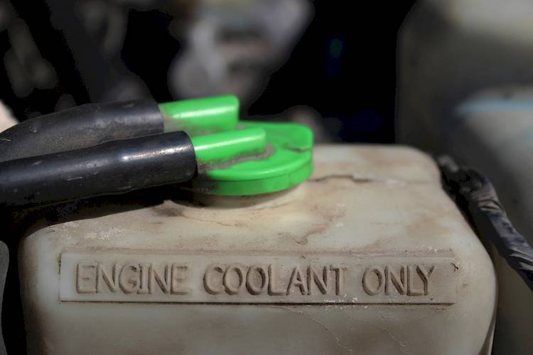 bad coolant reservoir cap symptoms