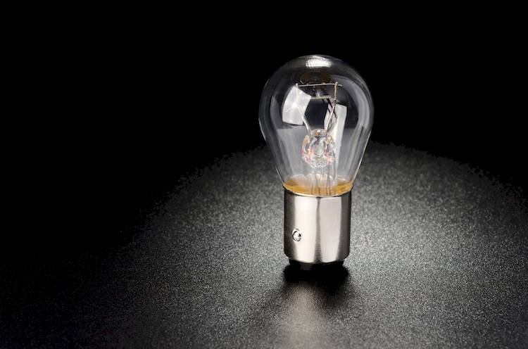Light bulbs 2024 4 cars