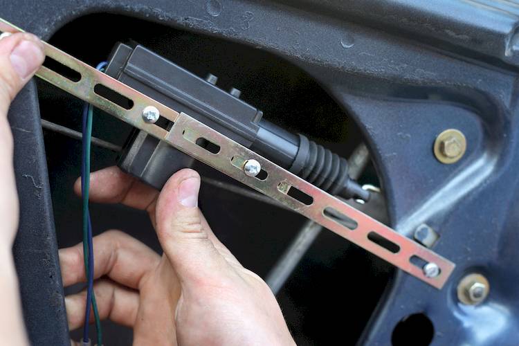 Symptoms Of A Bad Or Failing Trunk Lock Actuator Yourmechanic Advice