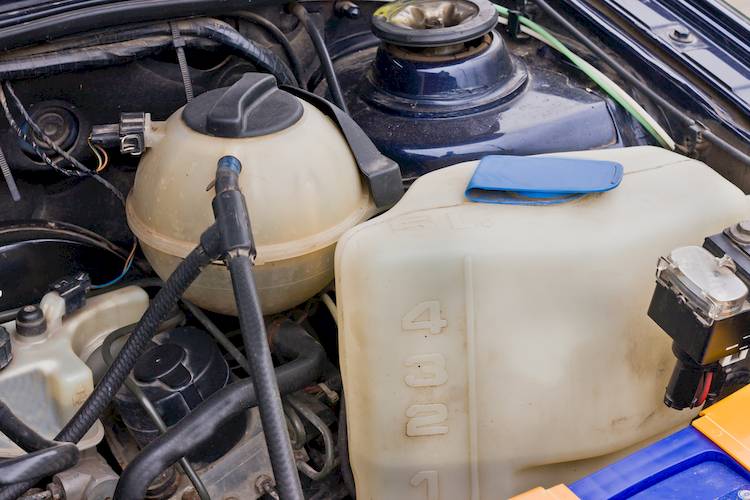 Symptoms of a Bad or Failing Windshield Washer Pump | YourMechanic Advice