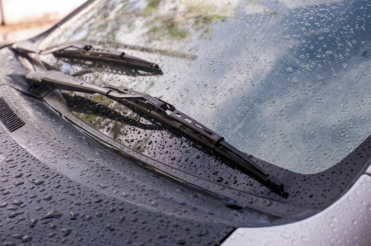 Why Don't All Cars Have a Rear Windshield Wiper?