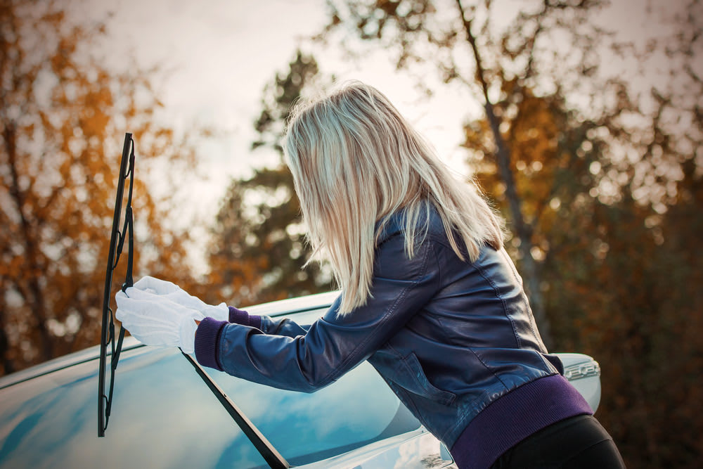 Windshield Wiper Not Touching Glass: Causes, Fixes & More