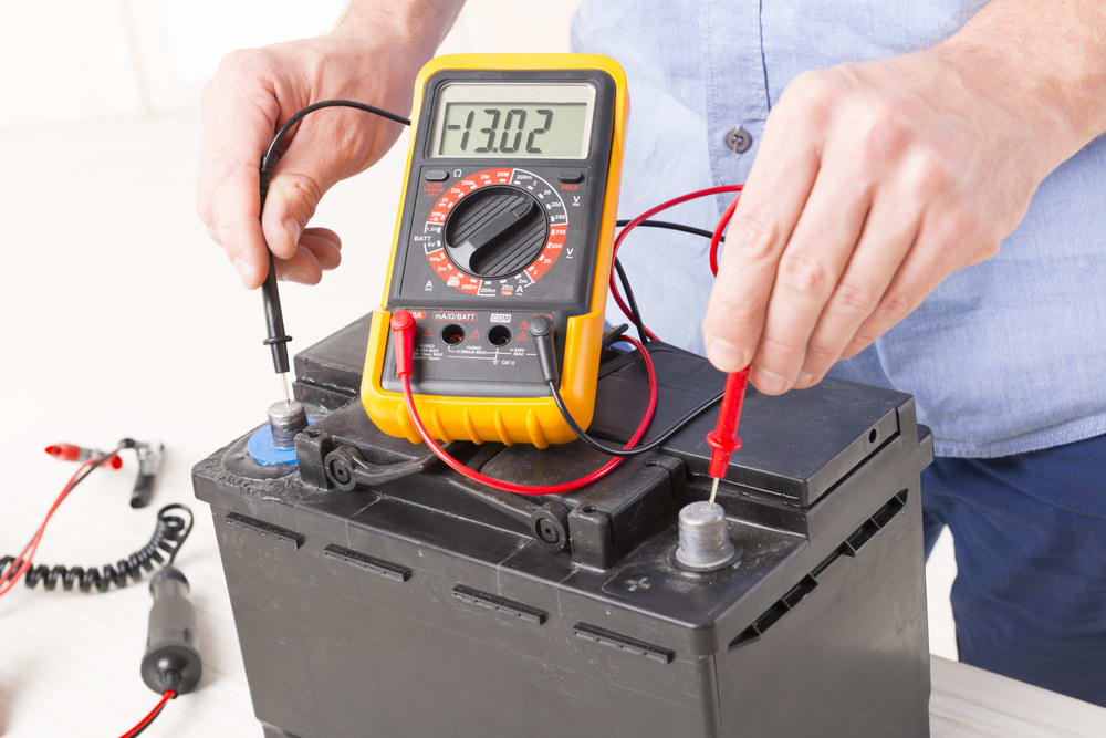 what voltage is a charged car battery