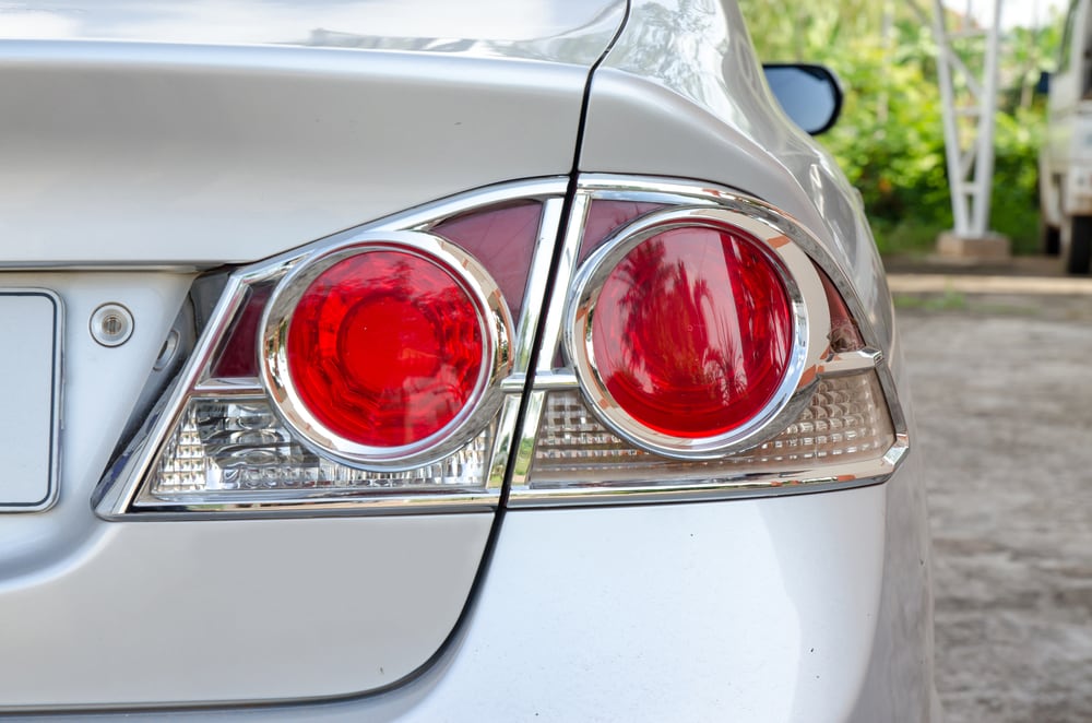 Does Insurance Cover Broken Taillight