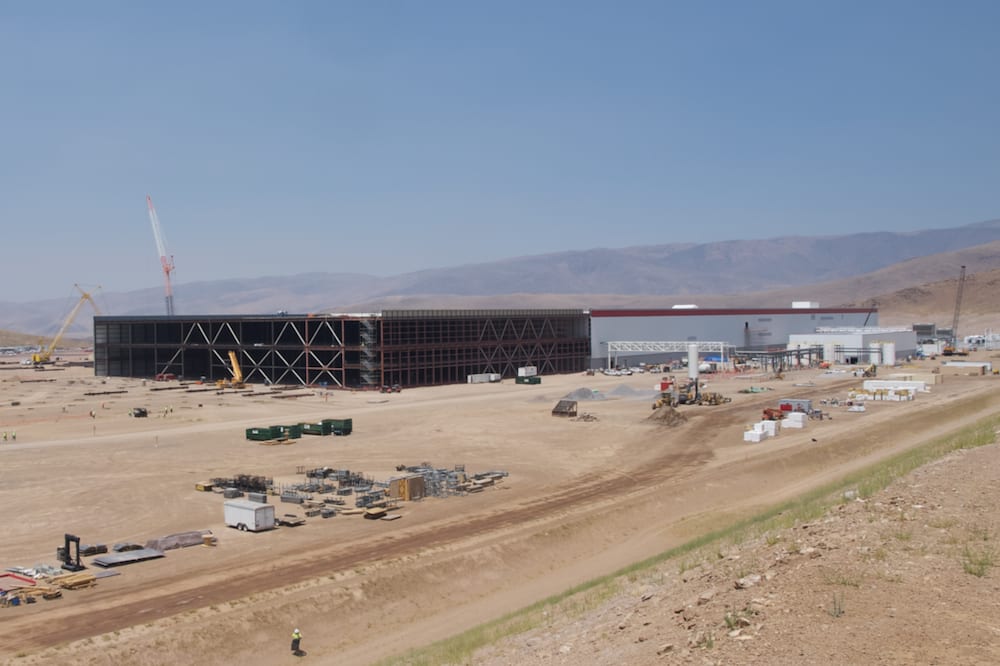 tesla gigafactory construction