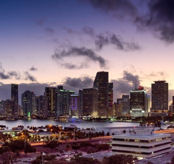 Explore Florida’s Vibrant Nightlife and Yacht Parties