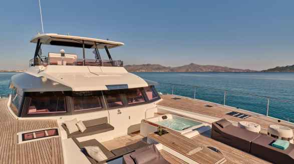 Christal Mio, 20m charter yacht