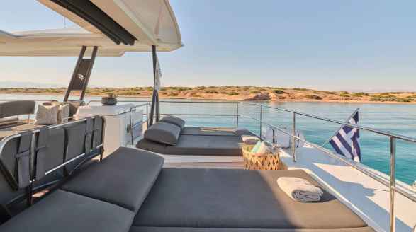 Christal Mio, 20m charter yacht