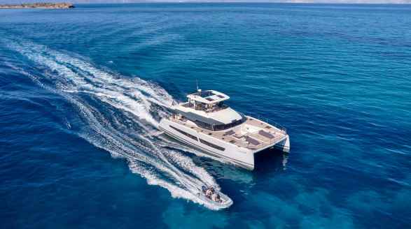 Christal Mio, 20m charter yacht