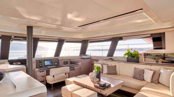 Christal Mio, 20m charter yacht