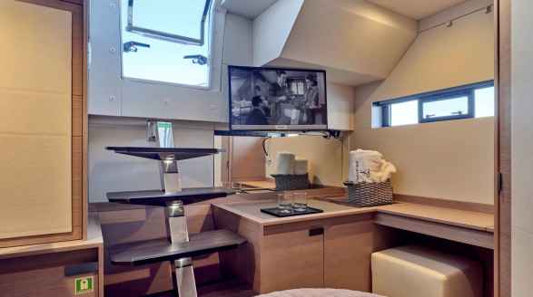 Christal Mio, 20m charter yacht