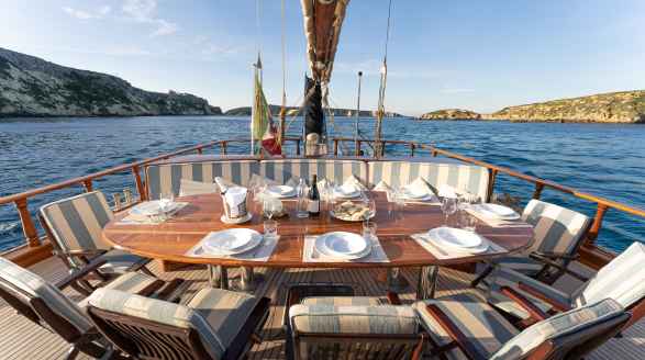 Myra, 27m charter yacht