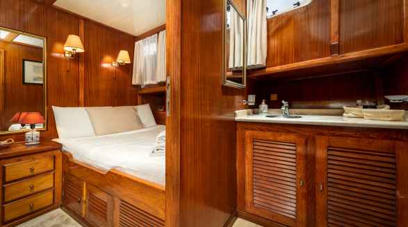 Myra, 27m charter yacht