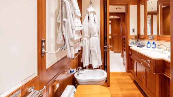 Almyra II, 50m charter yacht