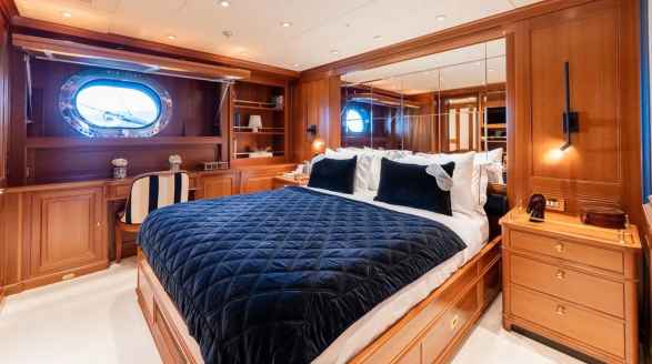 Almyra II, 50m charter yacht