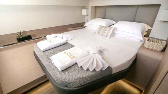 Aloia, 20m charter yacht