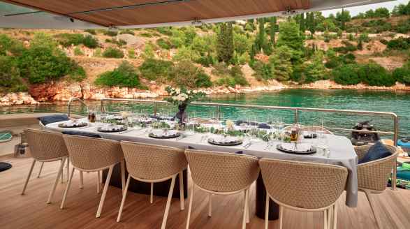 Anetta, 40m charter yacht