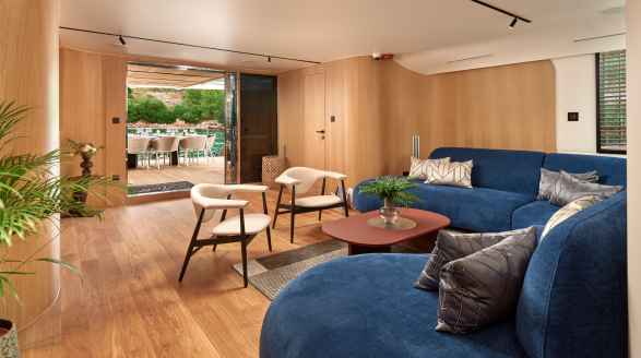 Anetta, 40m charter yacht