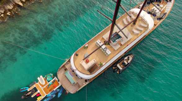 Anetta, 40m charter yacht