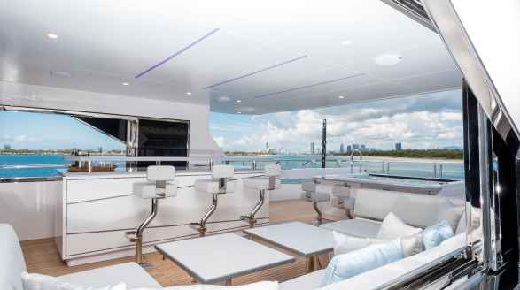Aura, 27m charter yacht