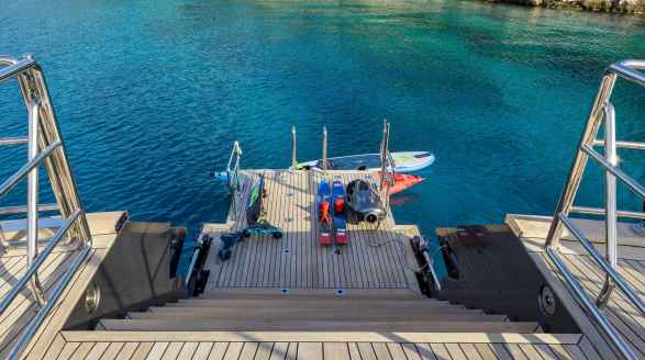 Baracuda Valletta, 50m charter yacht