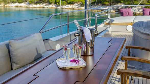 Baracuda Valletta, 50m charter yacht