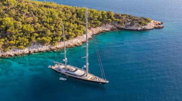 Baracuda Valletta, 50m charter yacht