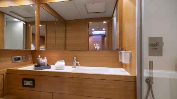 30m Perini Navi sailing yacht Black Lion for charter - master suite ensuite