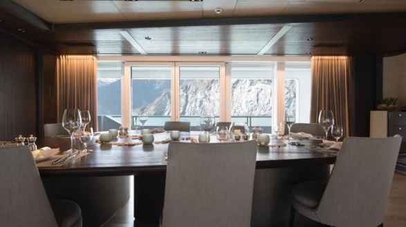 75.3m motor yacht Cloudbreak for charter - dining