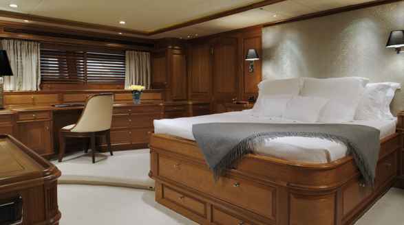 53m sailing yacht Drumbeat for charter - master suite
