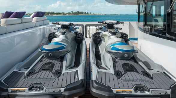 Ela, 50m charter yacht