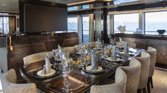 40m motor yacht Sonishi for charter