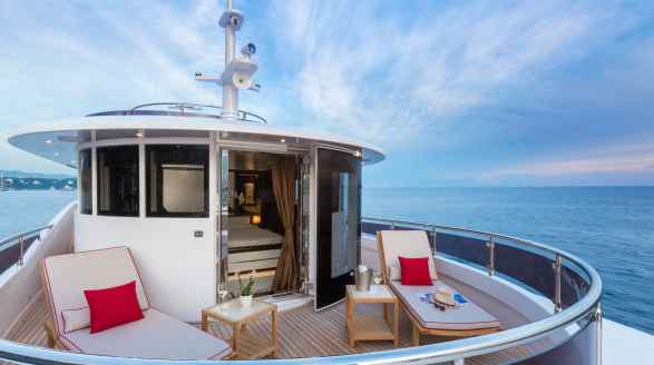 30.4m motor yacht GATSBY for charter - master suite private deck