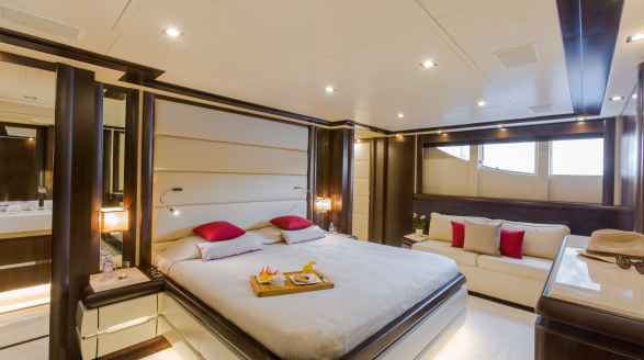 30.4m motor yacht GATSBY for charter - VIP cabin
