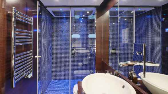 36.9m motor yacht Hakuna Matata for charter - master suite ensuite