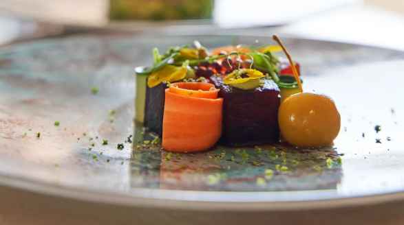 La Perla, 39.7m charter yacht