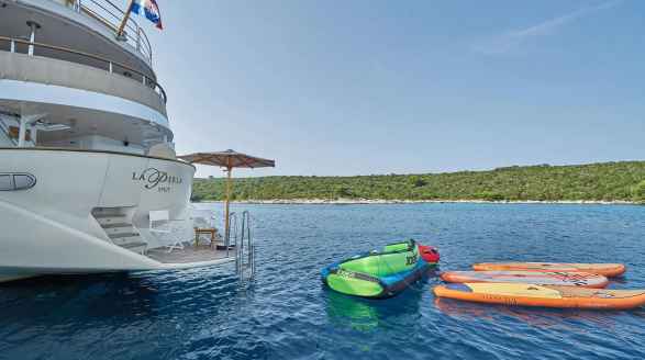 La Perla, 39.7m charter yacht