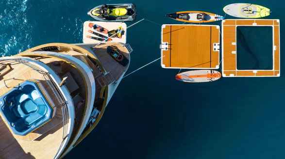 La Perla, 39.7m charter yacht