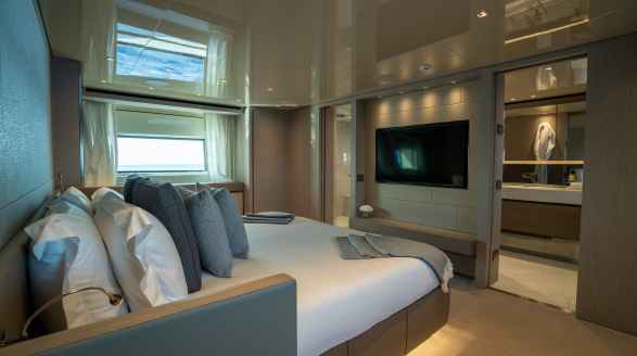 Lance, 38m charter yacht