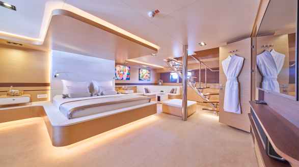 Omnia, 46m charter yacht