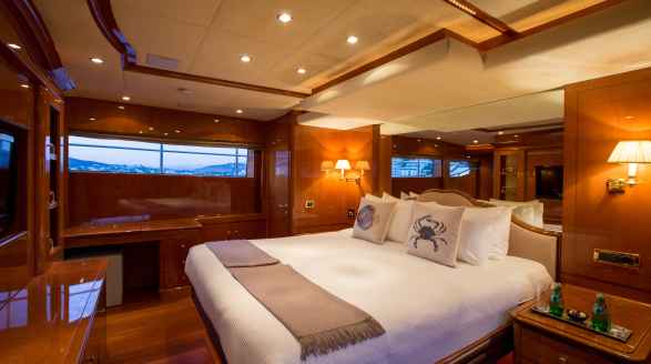 Rebecca V, 25.8m charter yacht - master suite