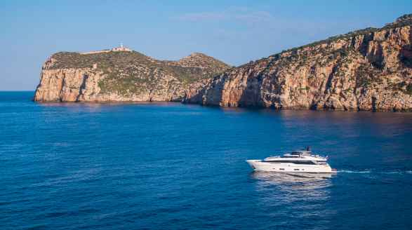 SEVEN, 27.6m charter yacht