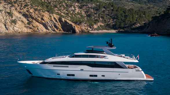 SEVEN, 27.6m charter yacht