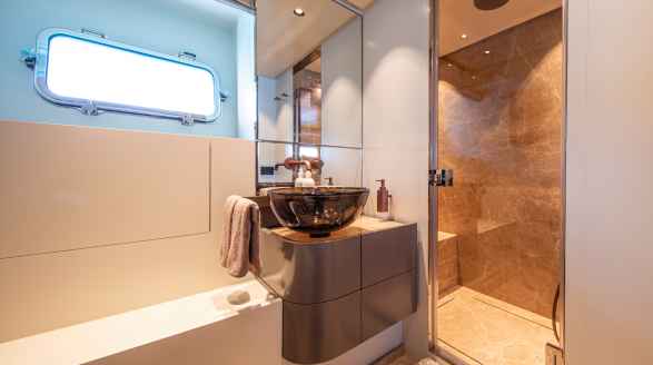 SEVEN, 27.6m charter yacht