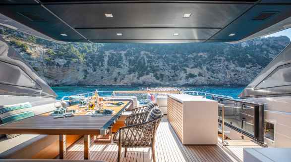 SEVEN, 27.6m charter yacht