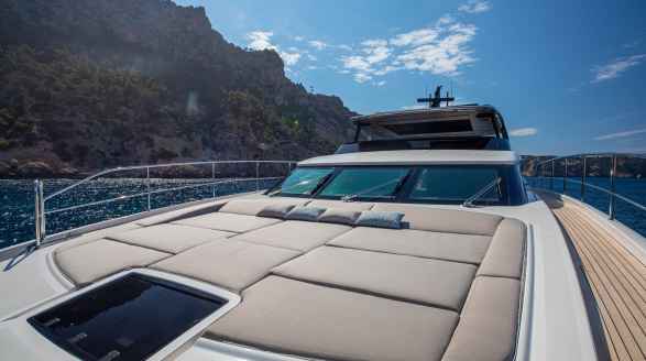 SEVEN, 27.6m charter yacht