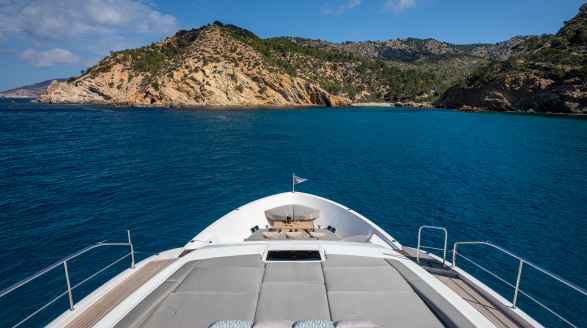 SEVEN, 27.6m charter yacht