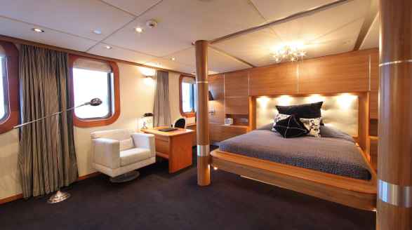 69m superyacht Sherakhan for charter - master suite